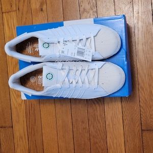 Brand new Adidas Superstar, size 11 FW2292